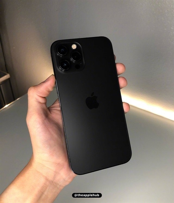 2022年1月4日最新发布:疑似iPhone 13 Pro的手动曝光哑光黑色配色回归:纯净深邃